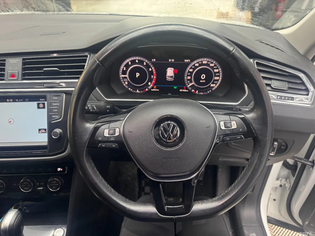 Volkswagen Tiguan SUV, Petrol, 2017, White