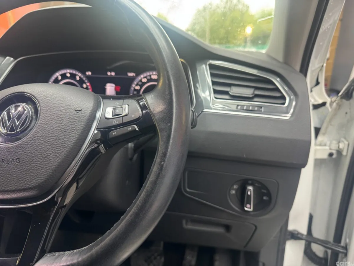 Volkswagen Tiguan SUV, Petrol, 2017, White