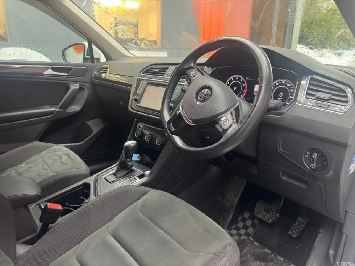 Volkswagen Tiguan SUV, Petrol, 2017, White