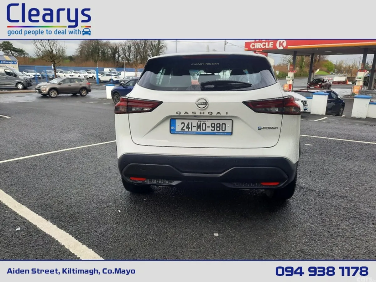Nissan Qashqai MPV, Petrol, 2024, White