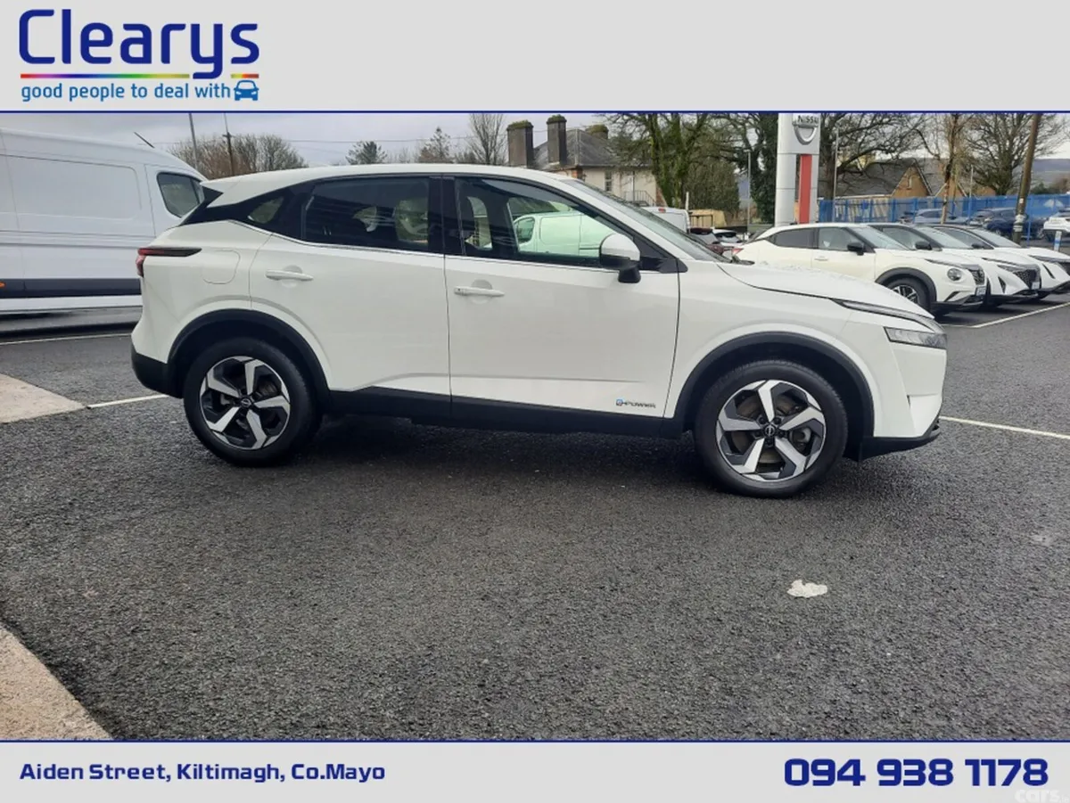 Nissan Qashqai MPV, Petrol, 2024, White