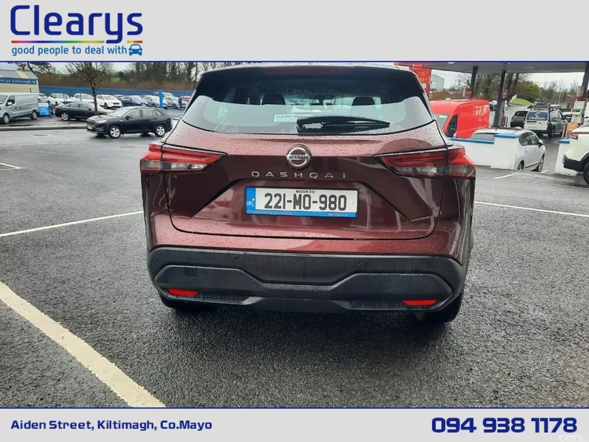 Nissan Qashqai MPV, Petrol Hybrid, 2022, Red