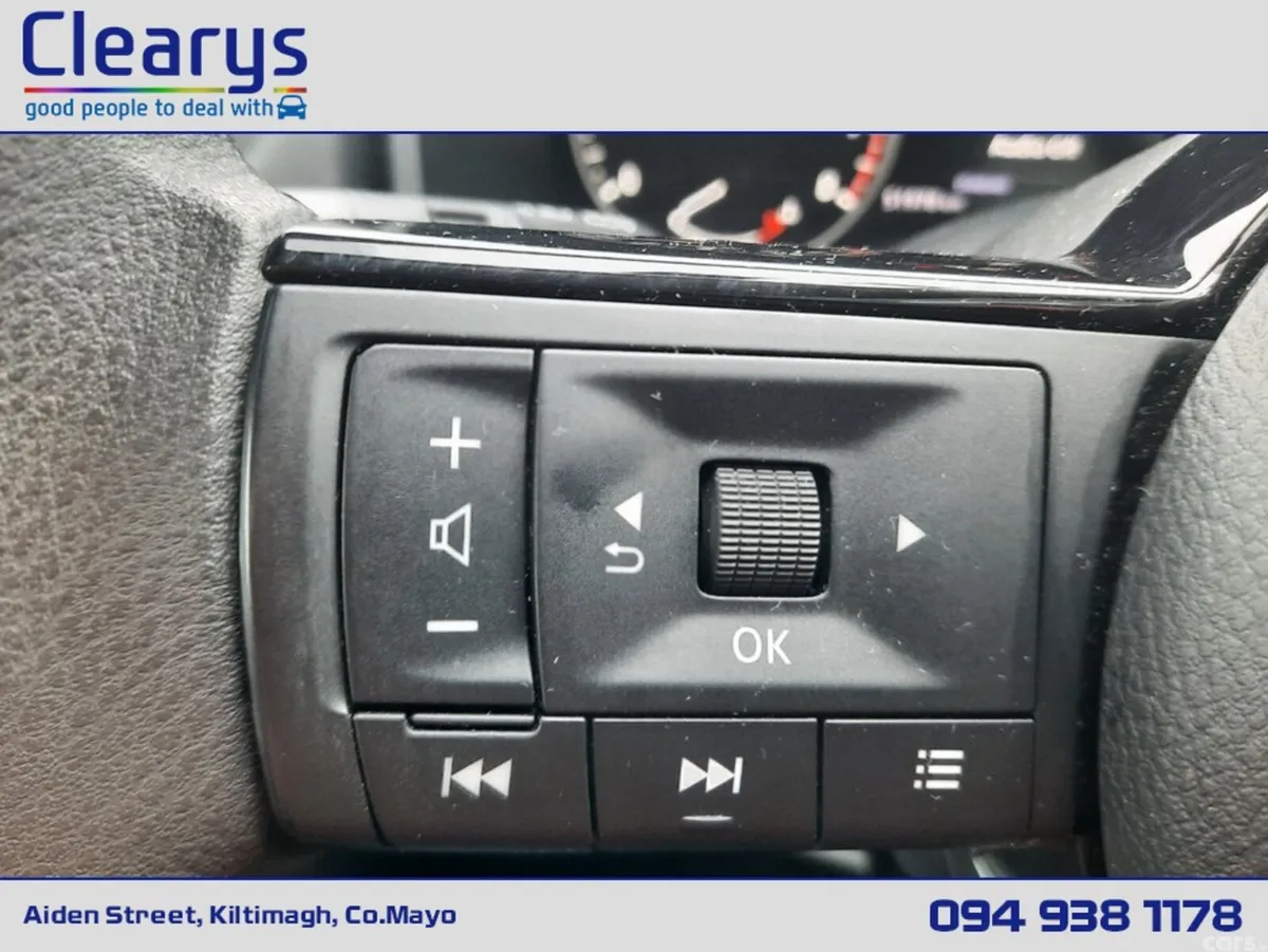 Nissan Qashqai MPV, Petrol Hybrid, 2022, Red