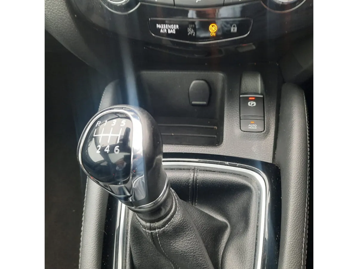 Nissan Qashqai MPV, Diesel, 2020, Grey