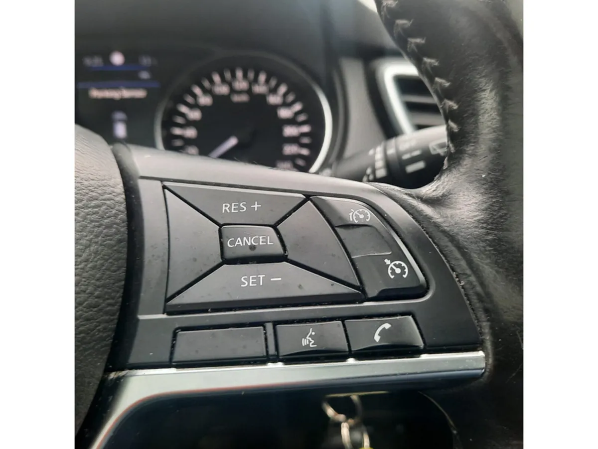 Nissan Qashqai MPV, Diesel, 2020, Grey