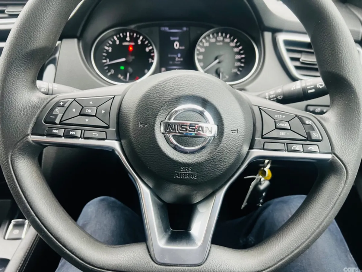 Nissan Qashqai MPV, Petrol, 2018, Grey