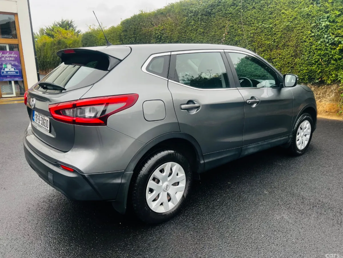 Nissan Qashqai MPV, Petrol, 2018, Grey