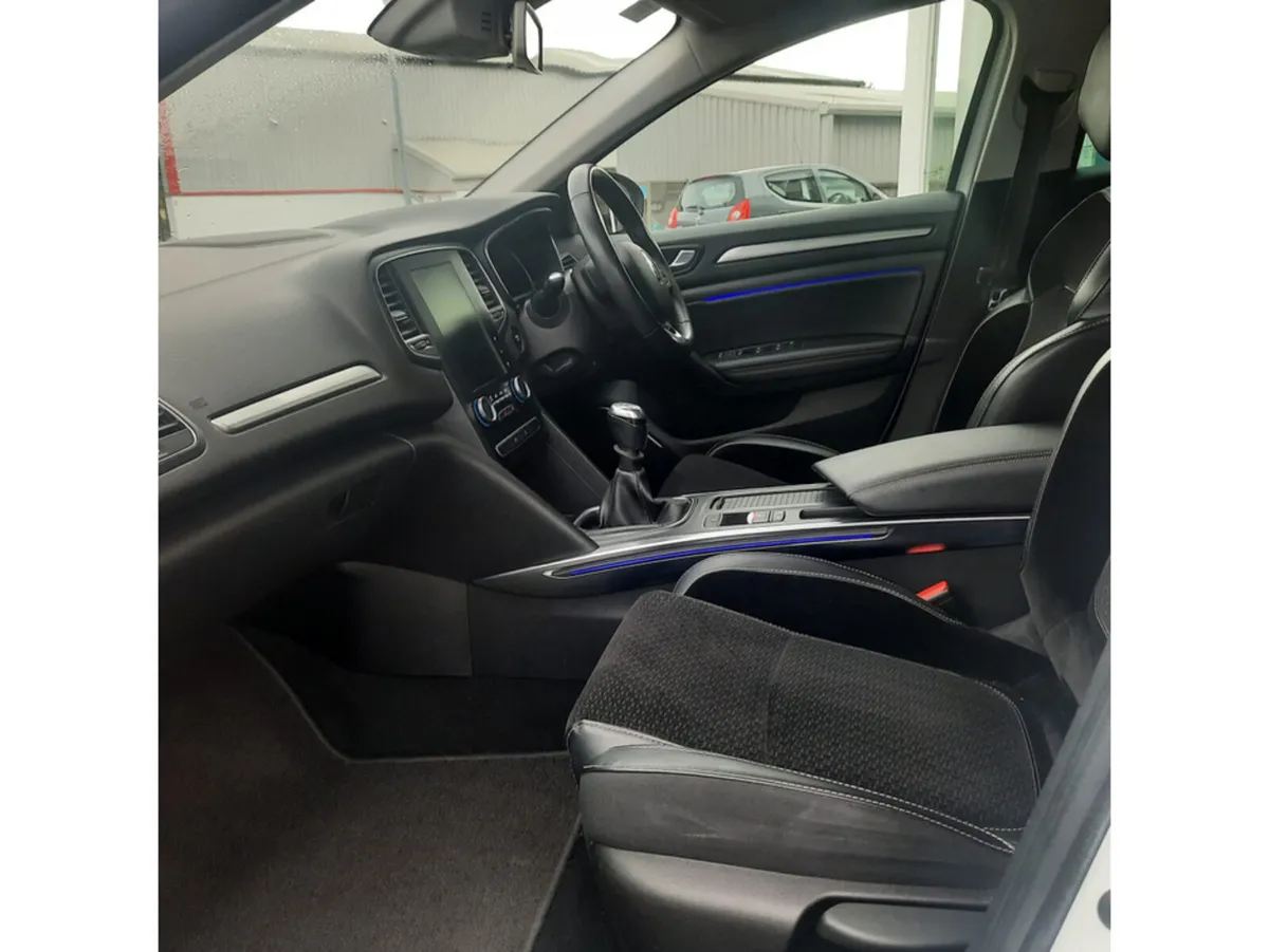 Renault Megane Hatchback, Diesel, 2018, White