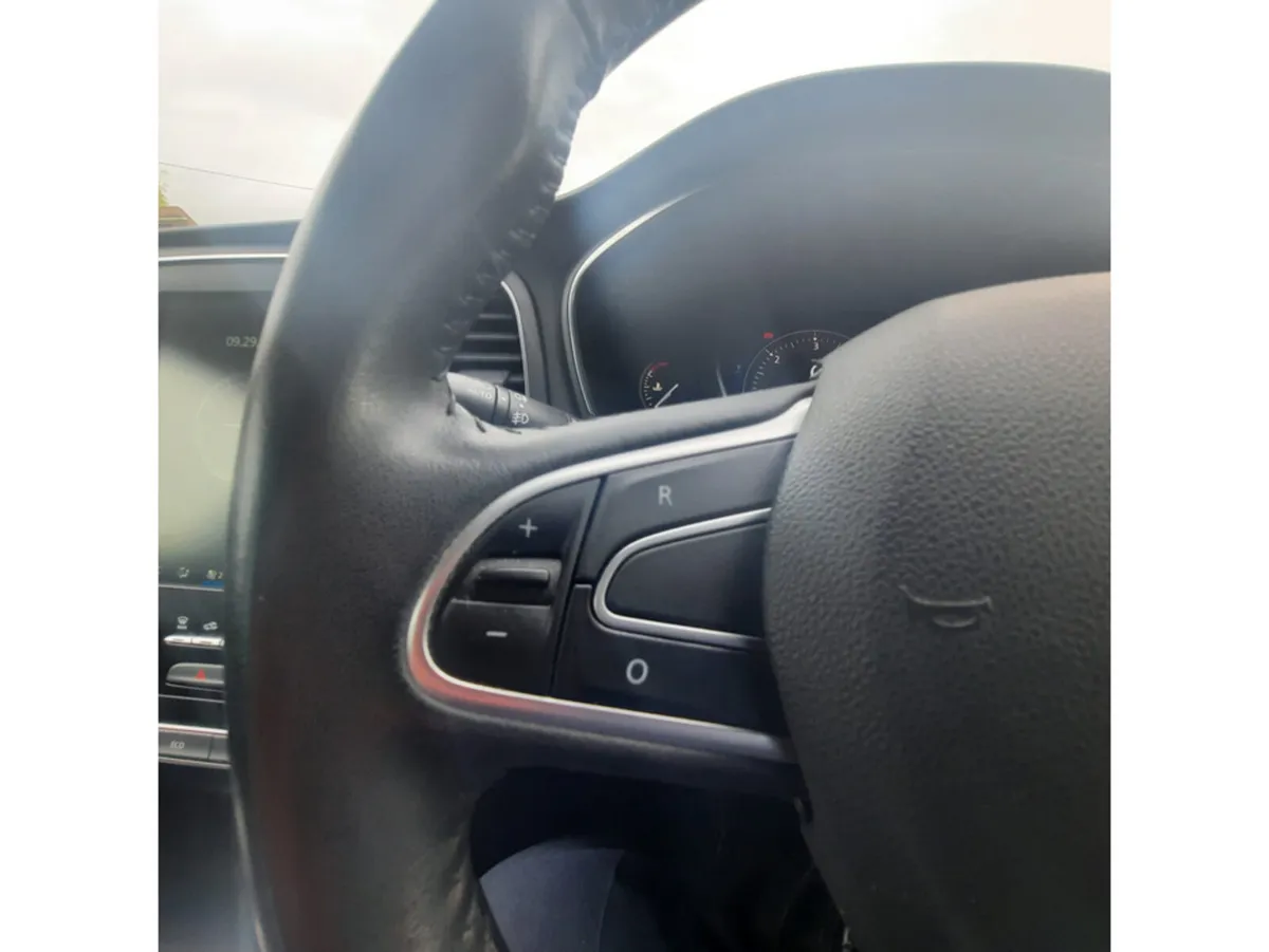 Renault Megane Hatchback, Diesel, 2018, White