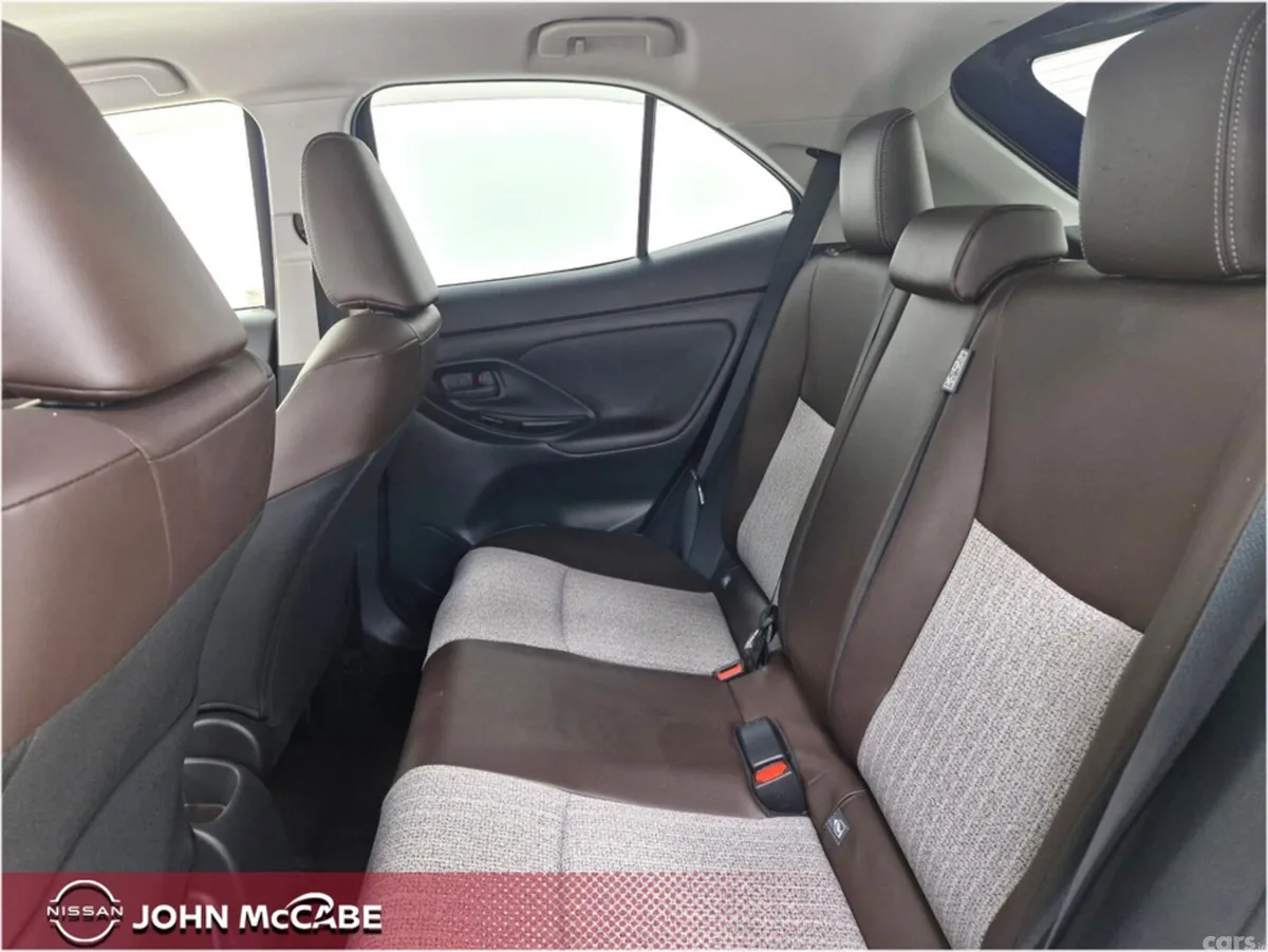 Toyota Yaris Cross Hatchback, Petrol Hybrid, 2021, Blue