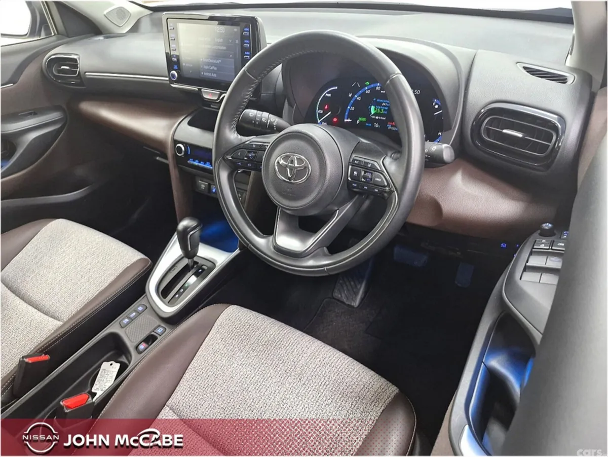 Toyota Yaris Cross Hatchback, Petrol Hybrid, 2021, Blue