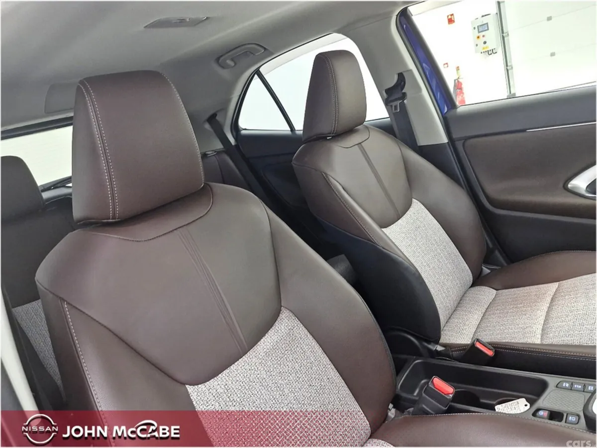 Toyota Yaris Cross Hatchback, Petrol Hybrid, 2021, Blue