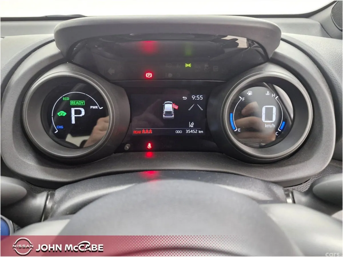 Toyota Yaris Hatchback, Petrol Hybrid, 2023, White