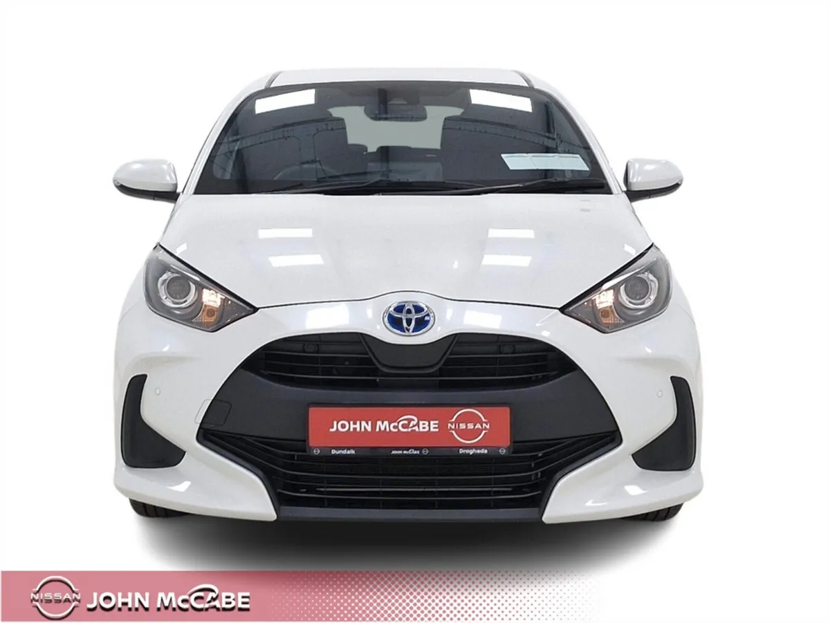 Toyota Yaris Hatchback, Petrol Hybrid, 2023, White