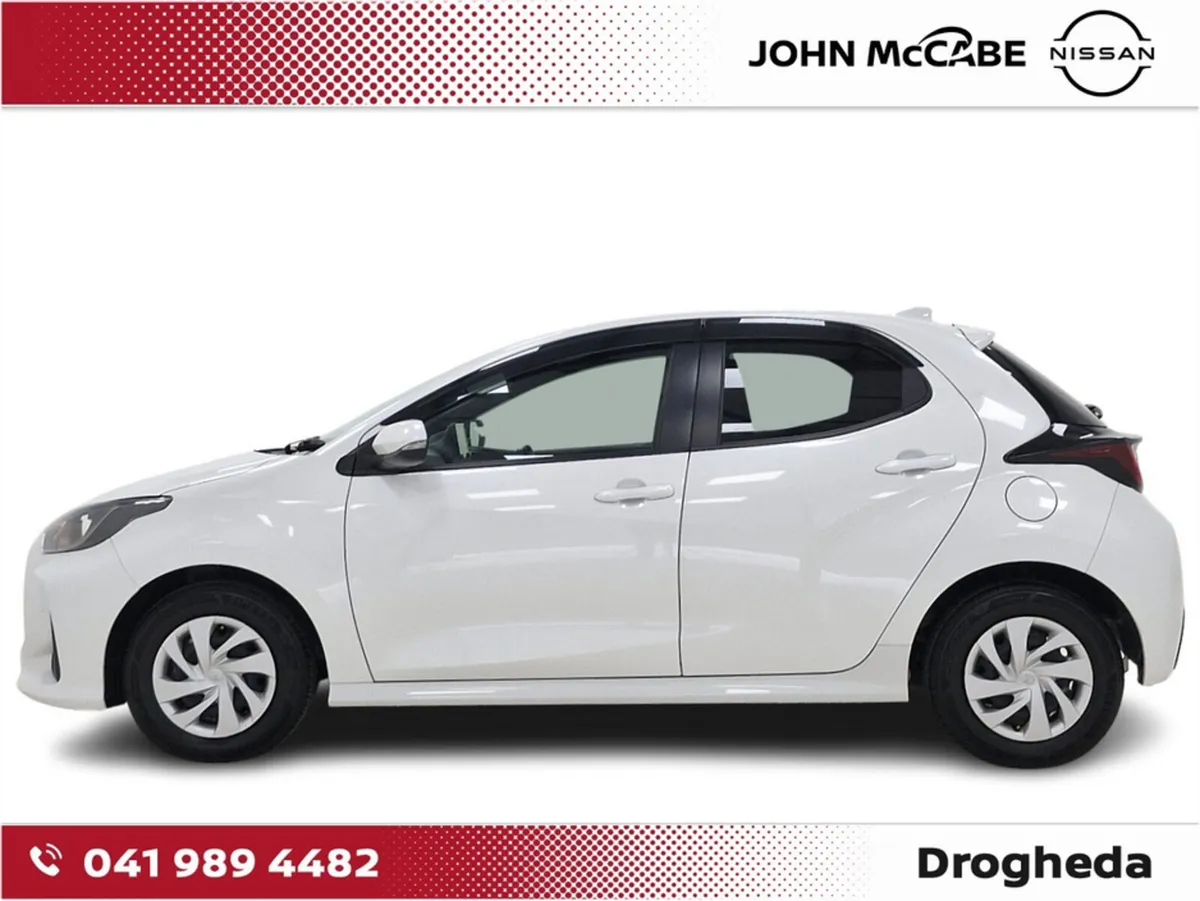 Toyota Yaris Hatchback, Petrol Hybrid, 2023, White