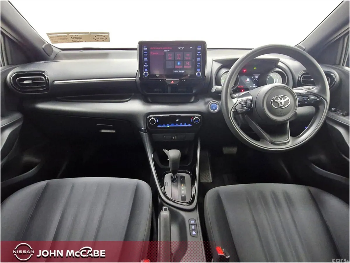 Toyota Yaris Hatchback, Petrol Hybrid, 2023, White
