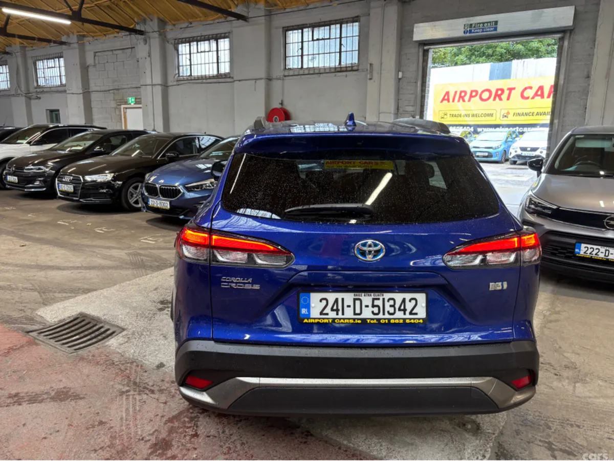 Toyota Corolla Cross Hatchback, Petrol Hybrid, 2024, Blue