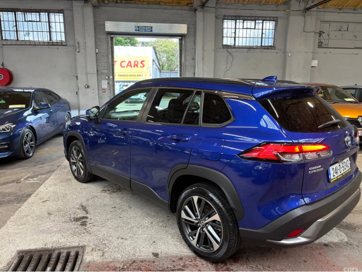 Toyota Corolla Cross Hatchback, Petrol Hybrid, 2024, Blue