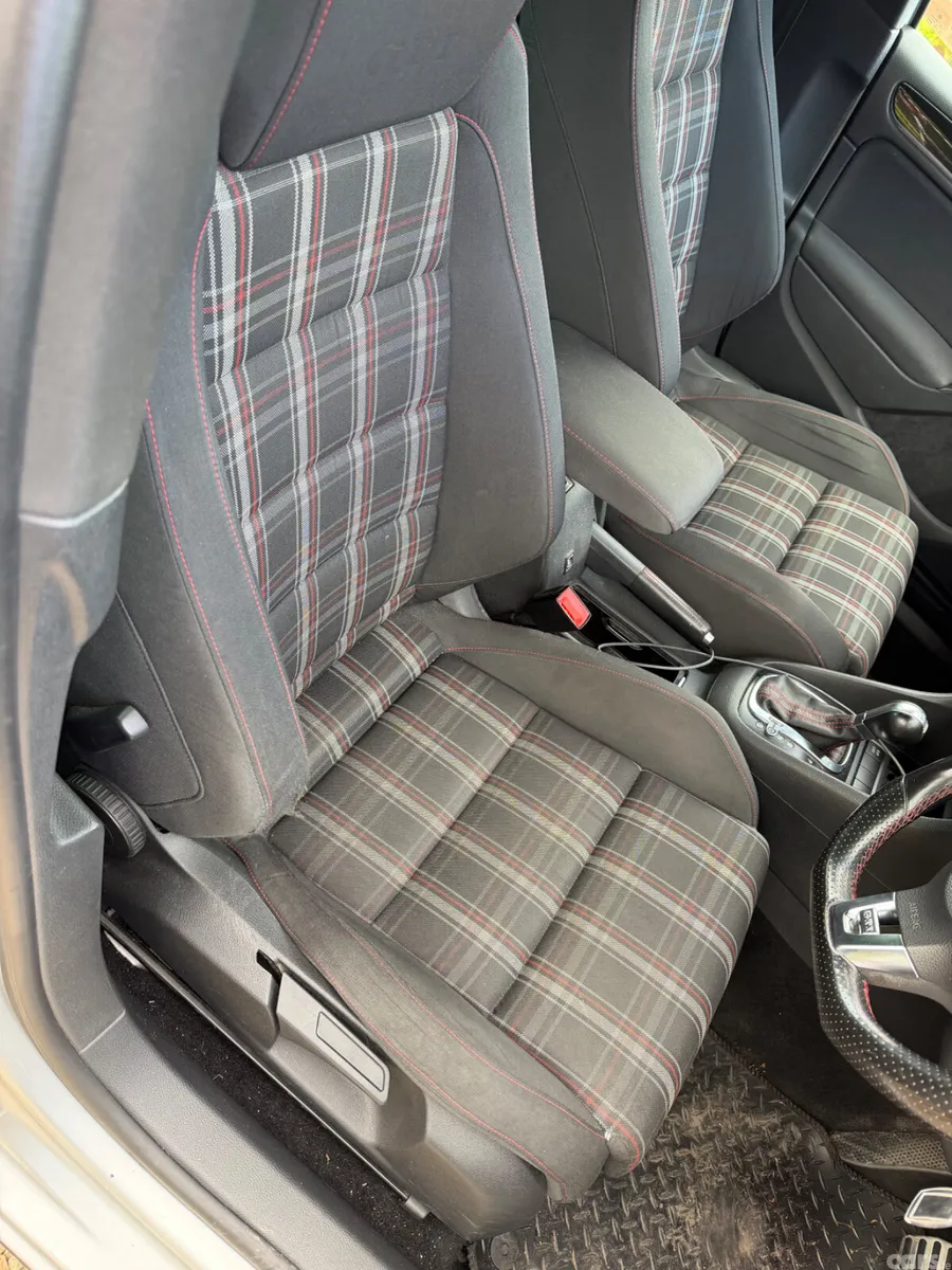 Volkswagen Golf Hatchback, Petrol, 2009, Silver