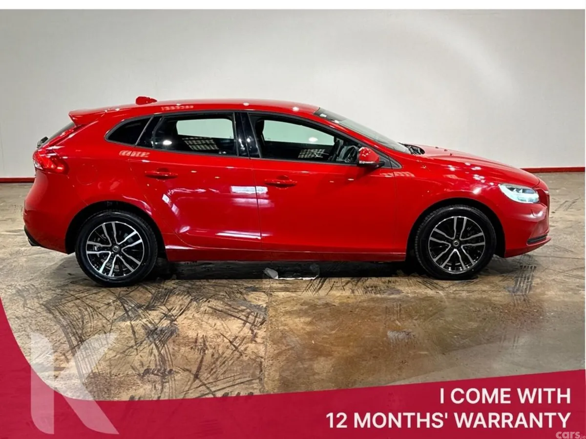 Volvo V40 Hatchback, Petrol, 2019, Red