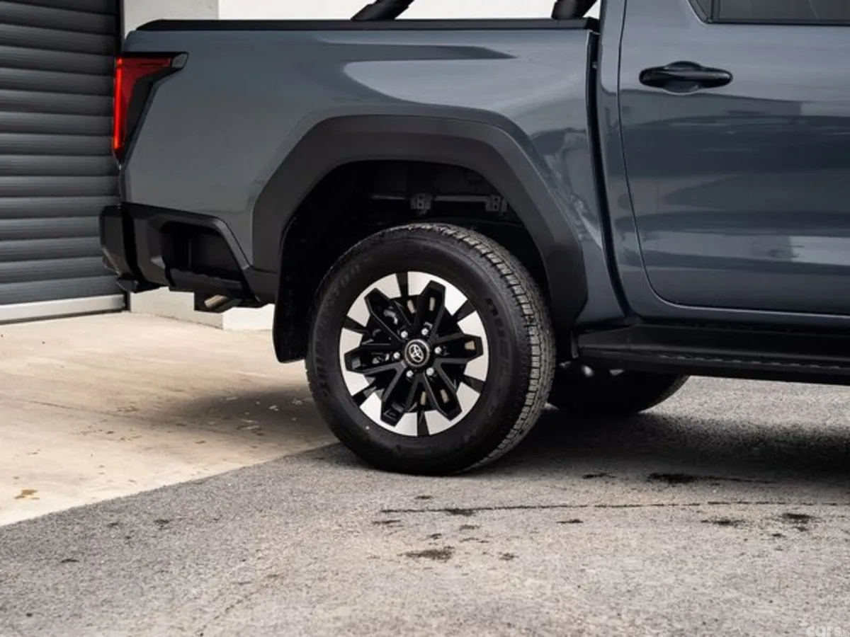 Toyota Hilux Pick Up, Diesel, 2026, Grey