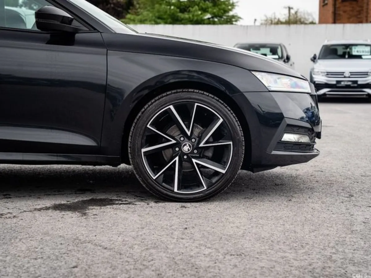 Skoda Octavia Saloon, Diesel, 2024, Black