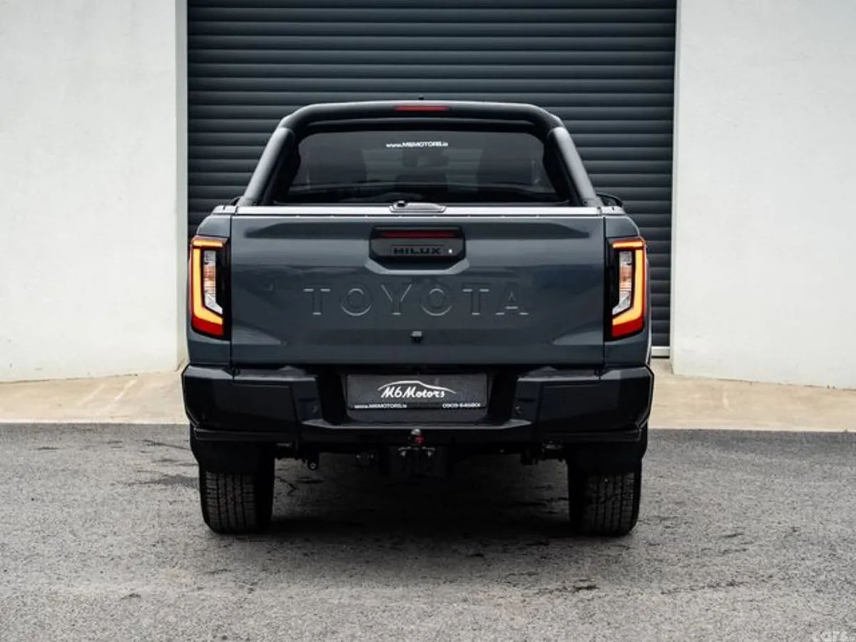 Toyota Hilux Pick Up, Diesel, 2026, Grey