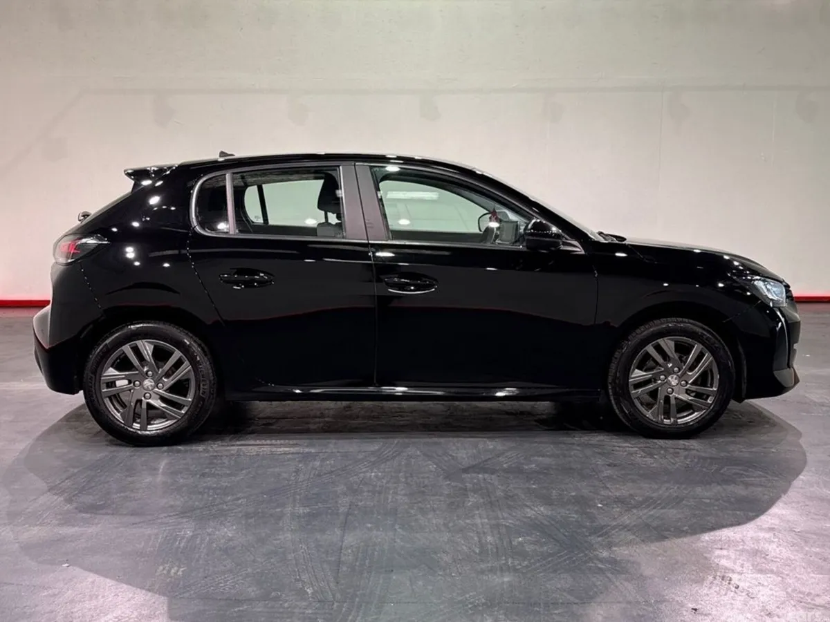 Peugeot 208 Hatchback, Petrol, 2022, Black