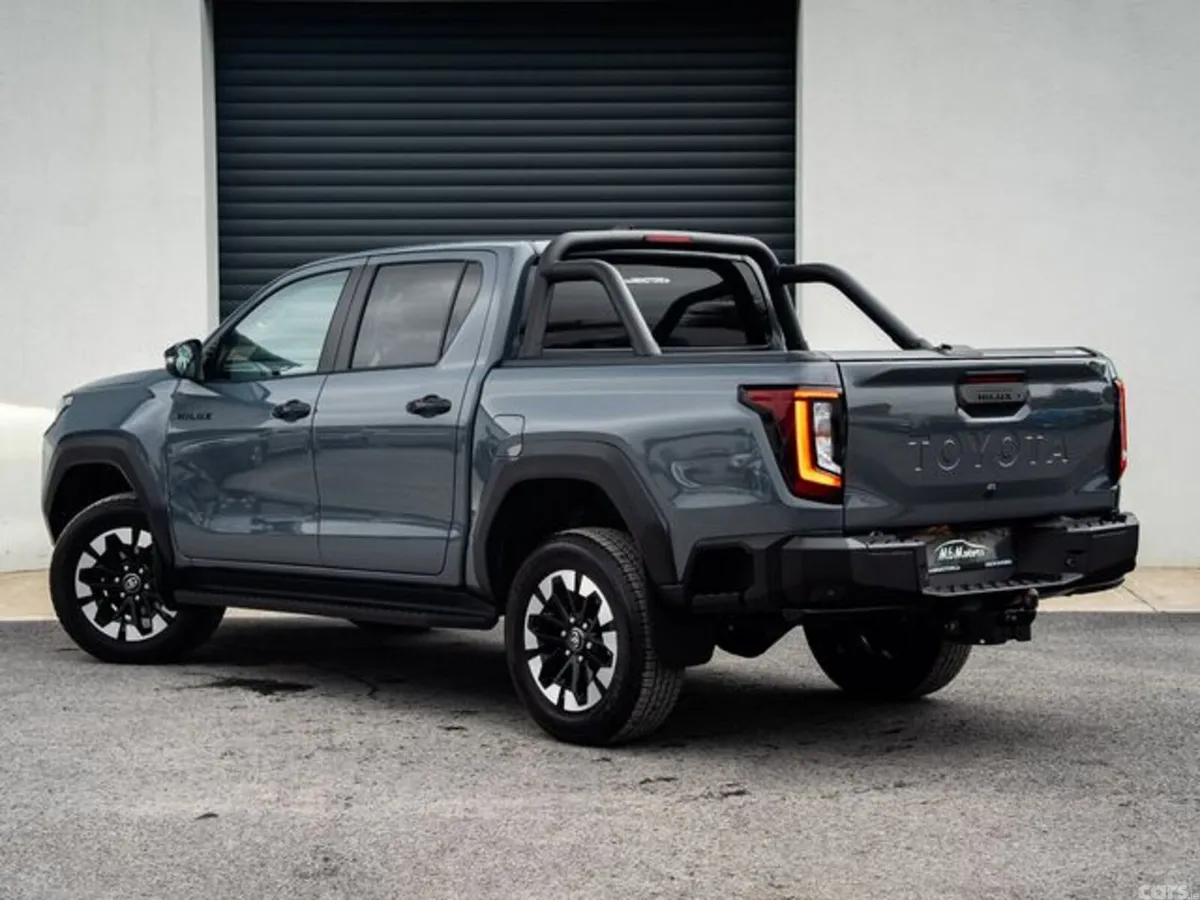 Toyota Hilux Pick Up, Diesel, 2026, Grey