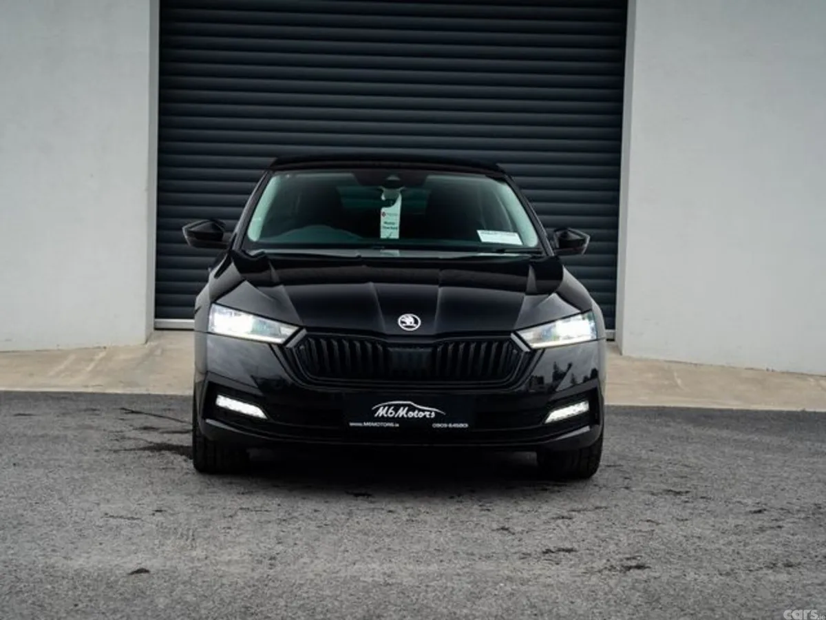 Skoda Octavia Saloon, Diesel, 2024, Black