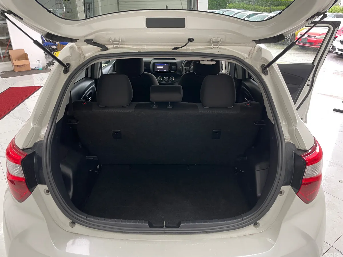 Toyota Yaris Hatchback, Petrol, 2020, Silver