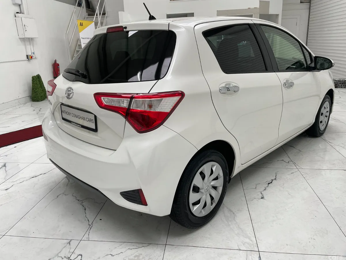 Toyota Yaris Hatchback, Petrol, 2020, Silver