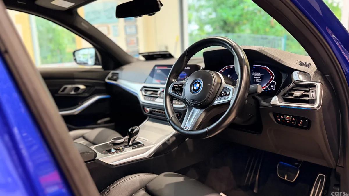 BMW 3-Series Saloon, Petrol Plug-in Hybrid, 2022, Blue