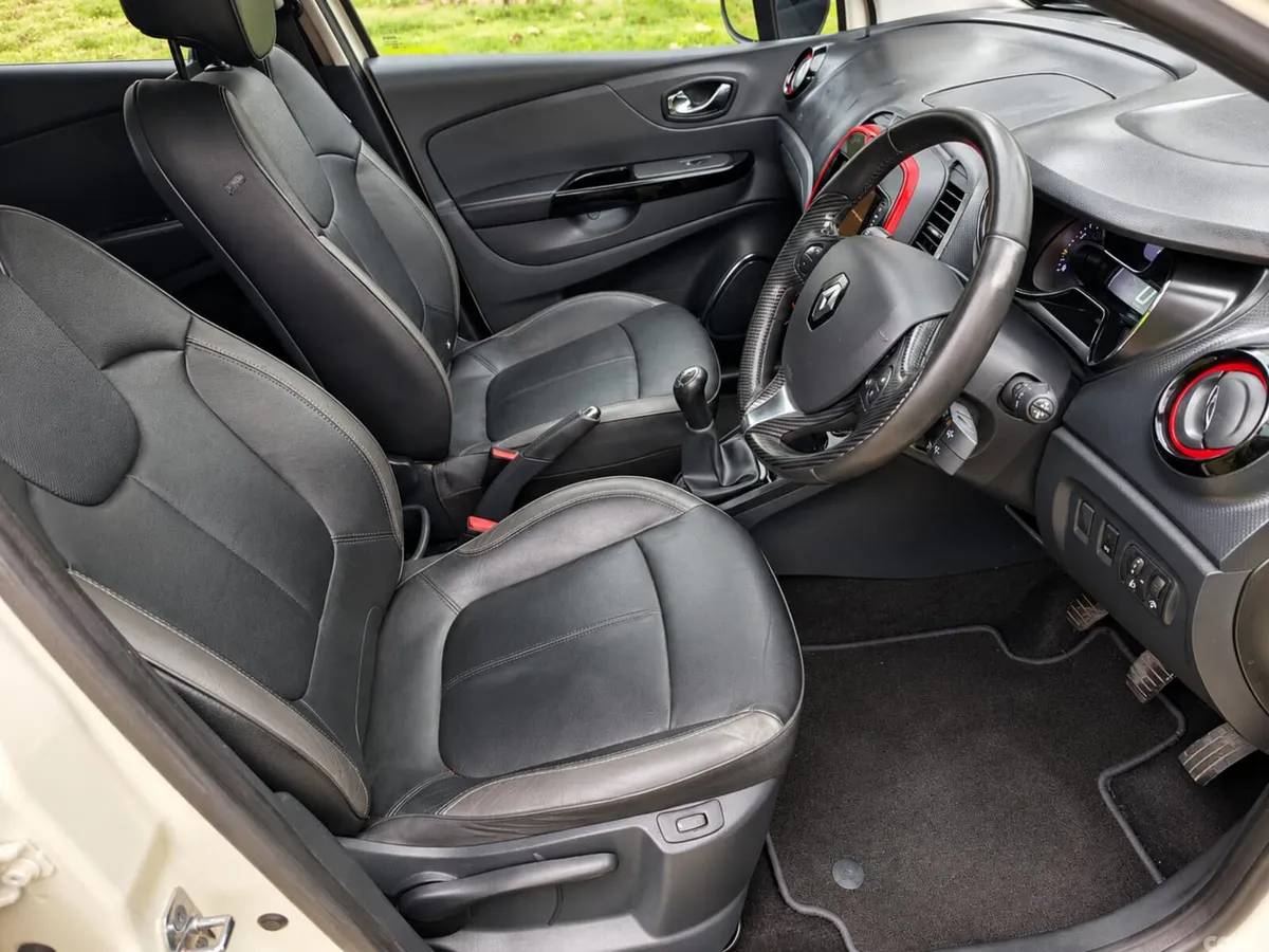 Renault Captur Hatchback, Diesel, 2016, White