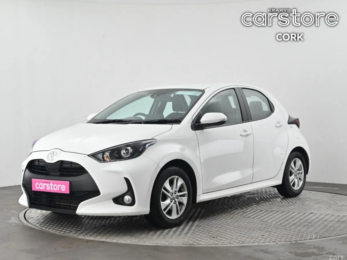 Toyota Yaris Hatchback, Petrol, 2024, White