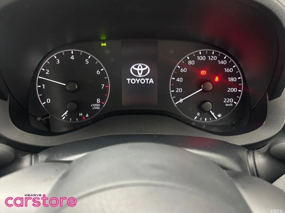 Toyota Yaris Hatchback, Petrol, 2024, White