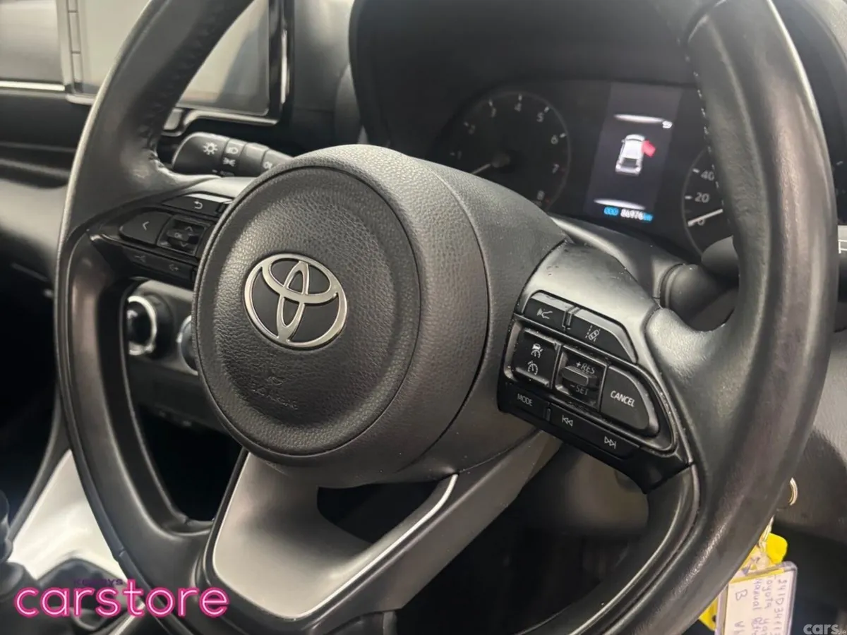Toyota Yaris Hatchback, Petrol, 2024, White