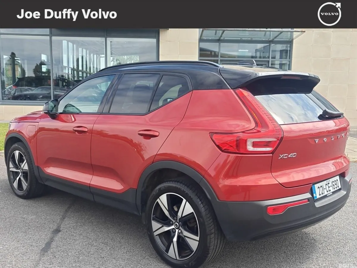 Volvo XC40 Estate, Petrol Plug-in Hybrid, 2022, Red
