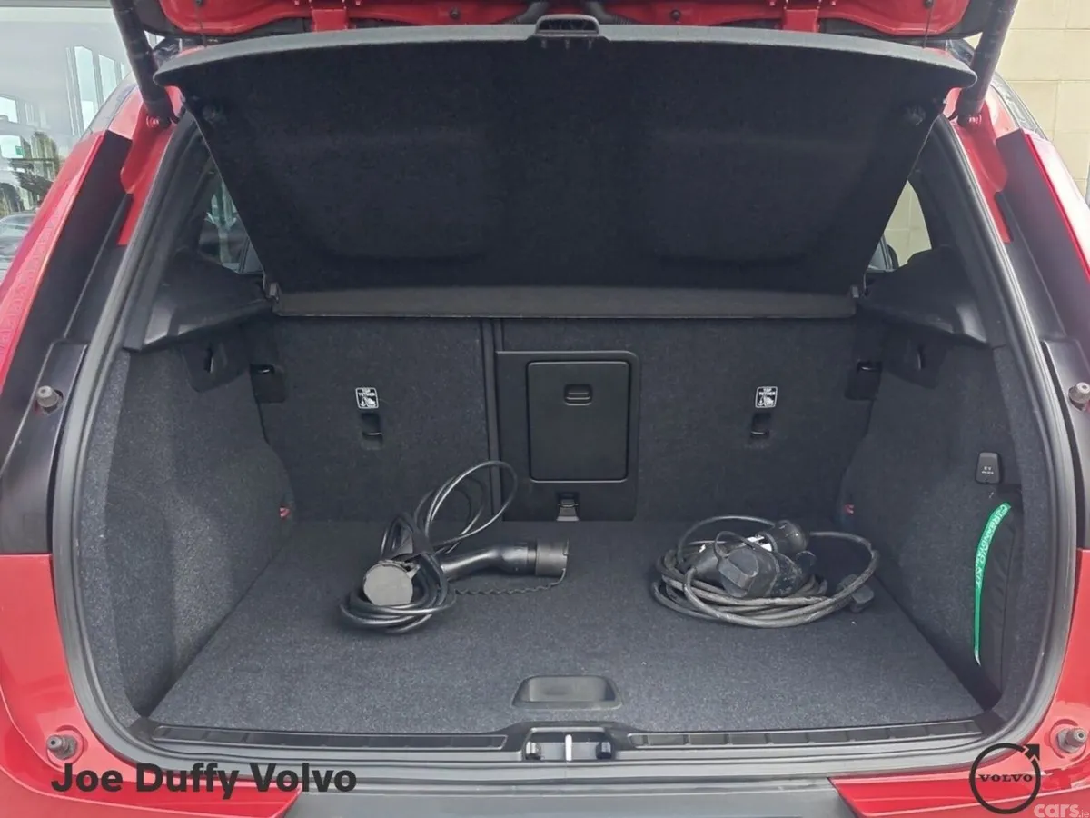 Volvo XC40 Estate, Petrol Plug-in Hybrid, 2022, Red
