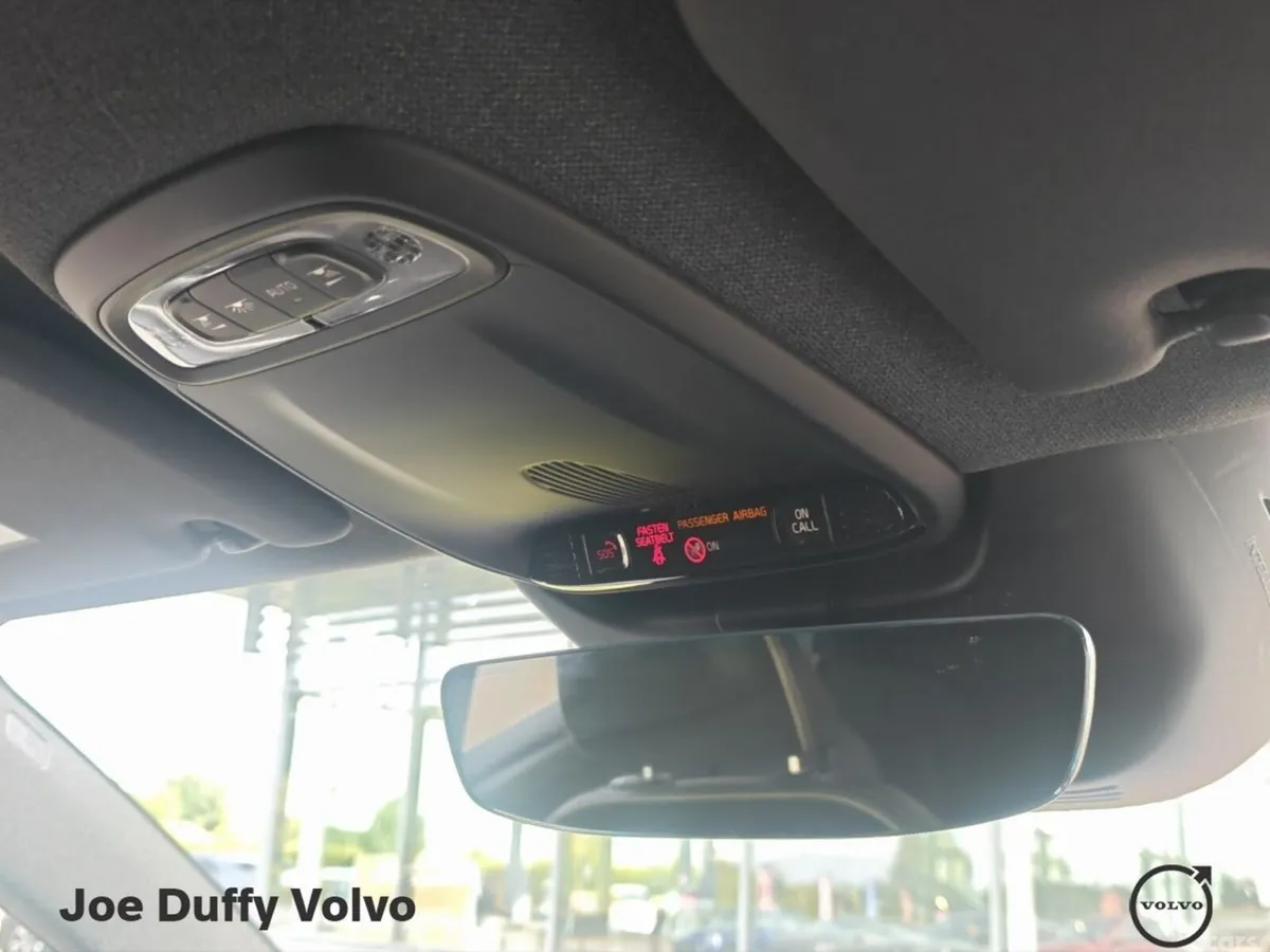 Volvo XC40 Estate, Petrol Plug-in Hybrid, 2022, Red