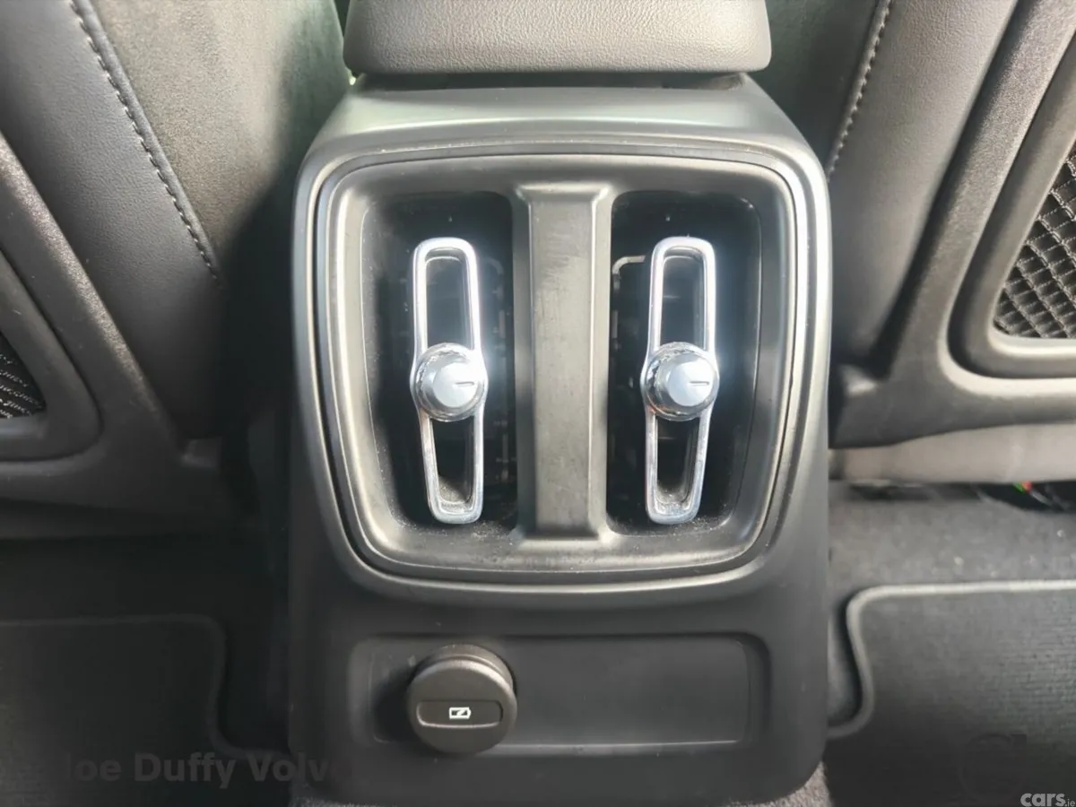 Volvo XC40 Estate, Petrol Plug-in Hybrid, 2022, Red