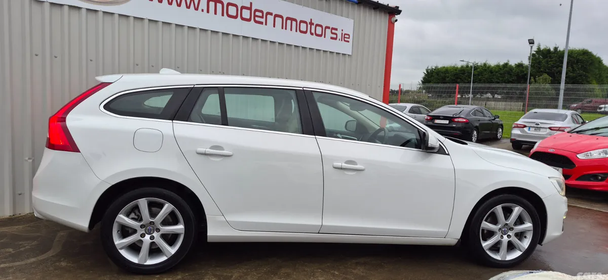 Volvo V60 Estate, Diesel, 2017, White