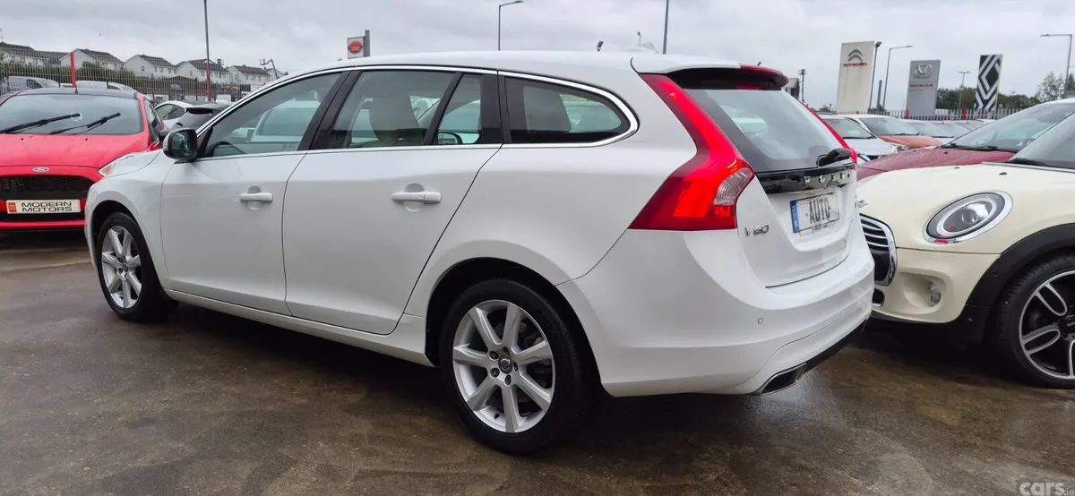 Volvo V60 Estate, Diesel, 2017, White