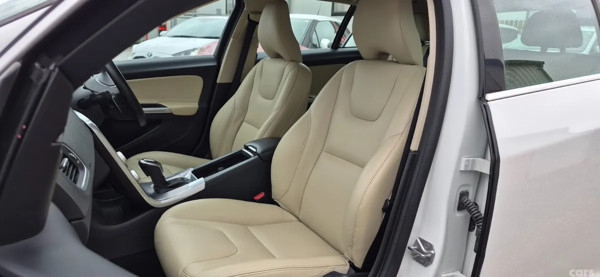 Volvo V60 Estate, Diesel, 2017, White