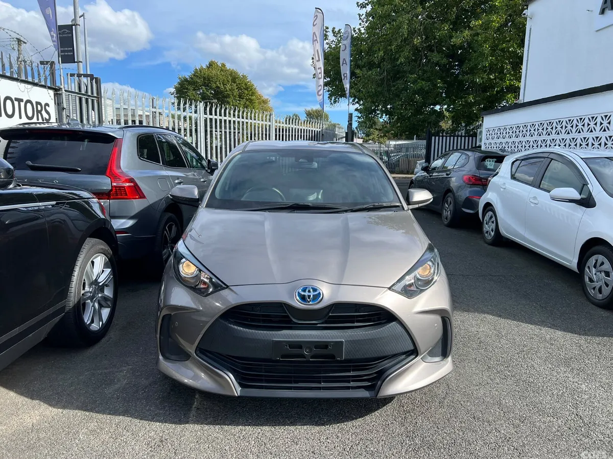 Toyota Yaris Hatchback, Petrol Hybrid, 2021, Grey