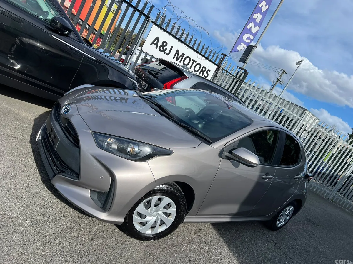 Toyota Yaris Hatchback, Petrol Hybrid, 2021, Grey