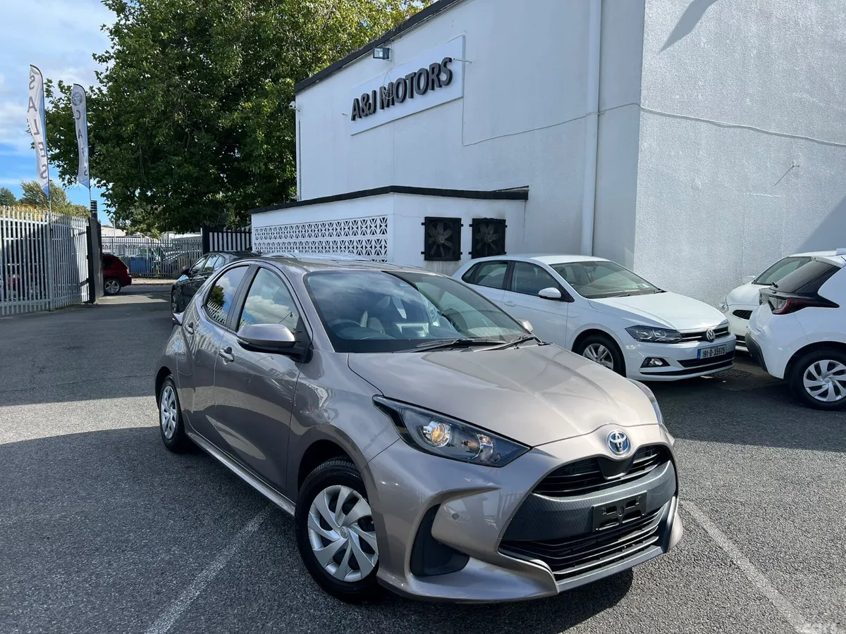 Toyota Yaris Hatchback, Petrol Hybrid, 2021, Grey