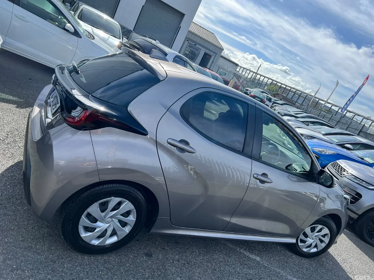 Toyota Yaris Hatchback, Petrol Hybrid, 2021, Grey