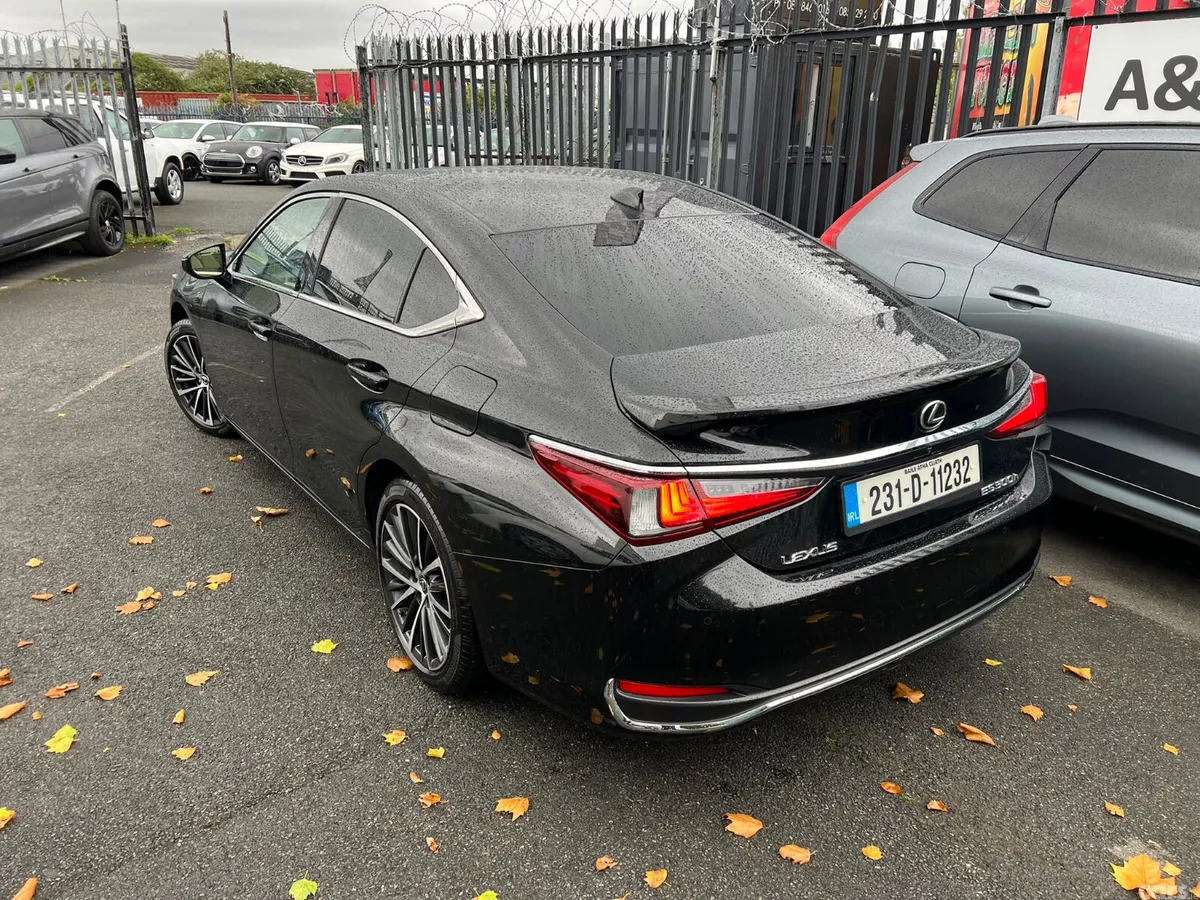 Lexus ES Saloon, Petrol Hybrid, 2023, Black