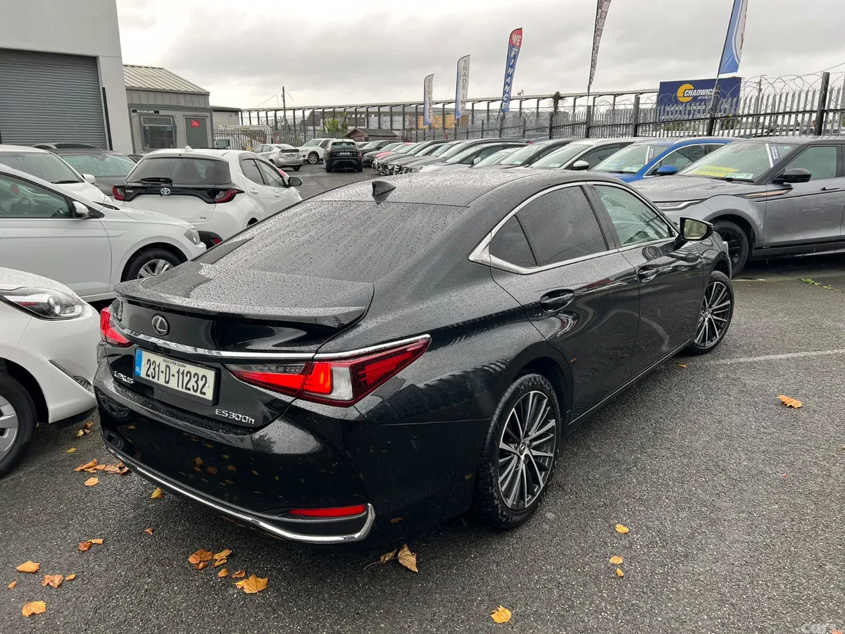 Lexus ES Saloon, Petrol Hybrid, 2023, Black